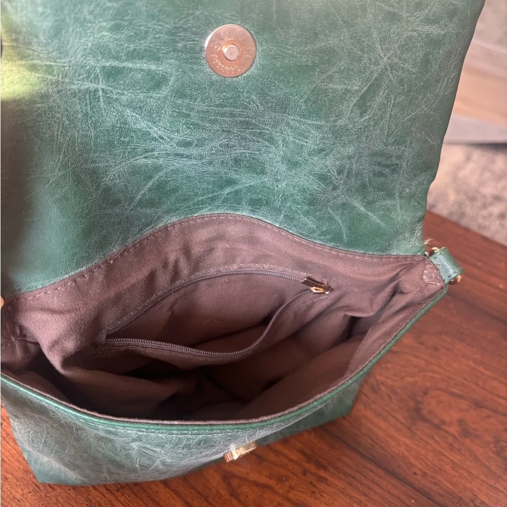 Elegant Green Leather Feminine Avant Garde Cutesy Girly Bohemian Crossbody Bag - Picture 3 of 5